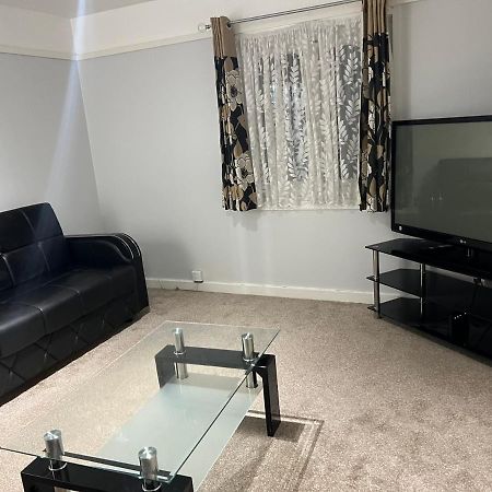 Cosy 2 Bedroom Flat London Exterior photo